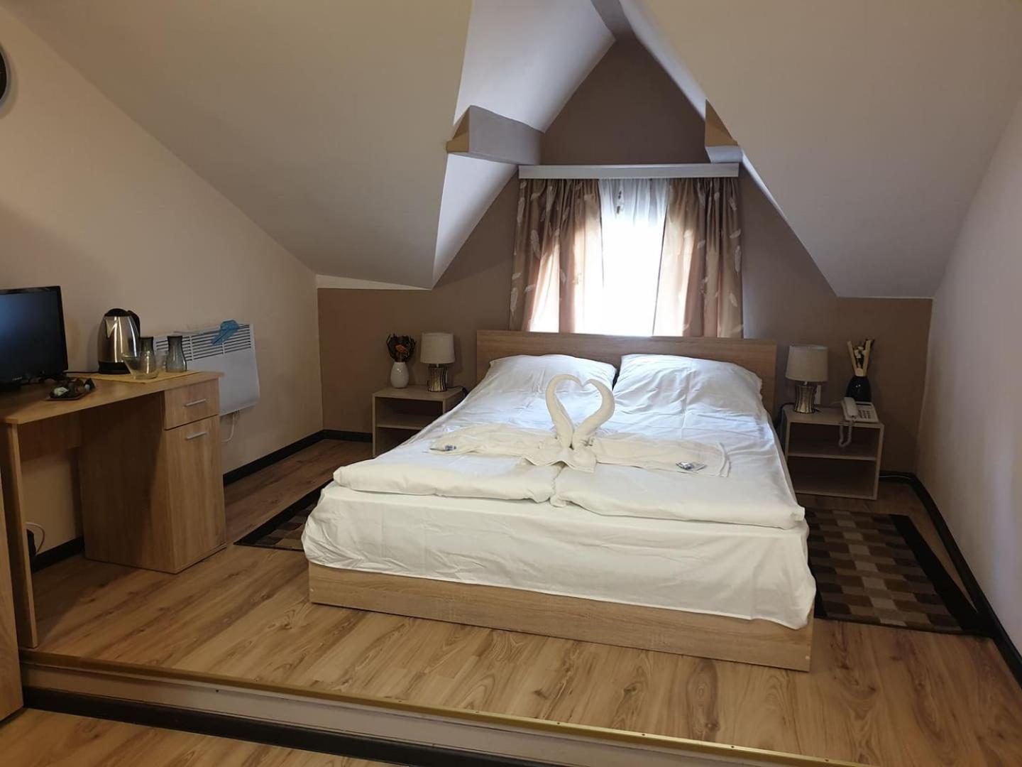 Валентино Otel Vratsa Dış mekan fotoğraf